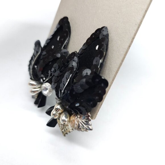 Vintage 1980s Black Sequin Clip-On Earrings With Silver Accents Leaf Design - Picture 3 of 5